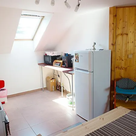 Cabernet Apartment *